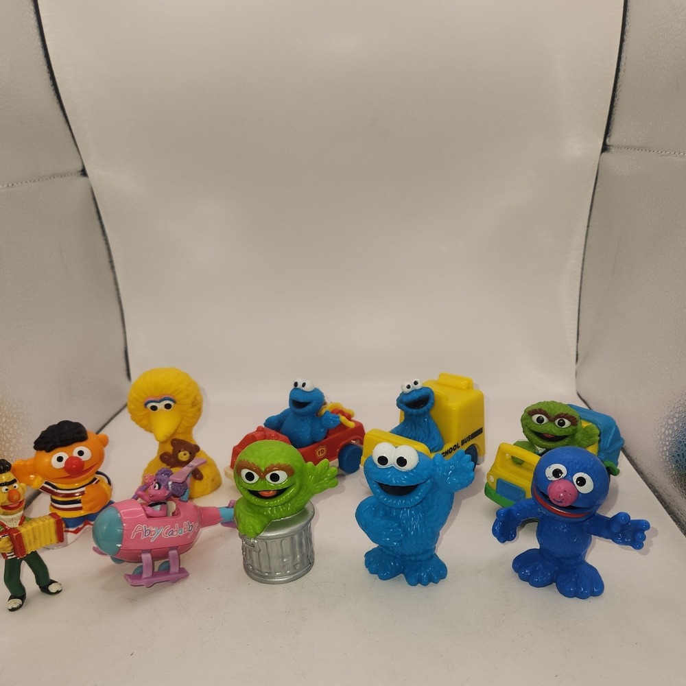 Sesame Street PVC Figure Lot of 10 figures and vehicles